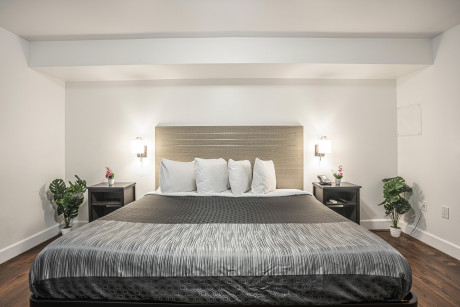 The Greens Hotel on Del Paso Blvd - Guestroom