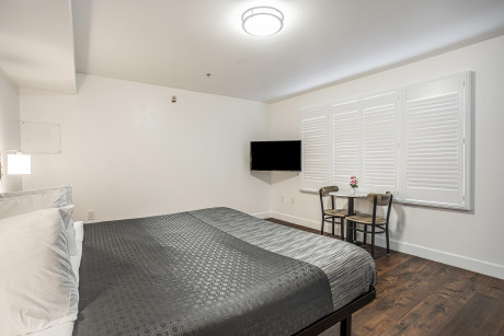 The Greens Hotel on Del Paso Blvd - Guestroom