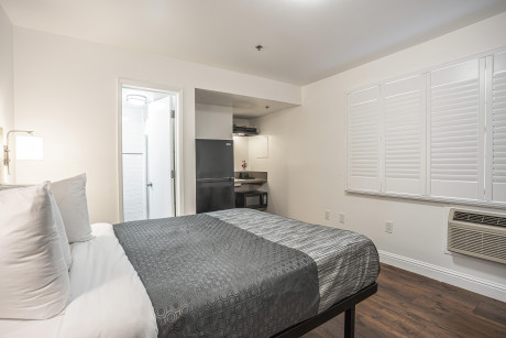 The Greens Hotel on Del Paso Blvd - Guestroom