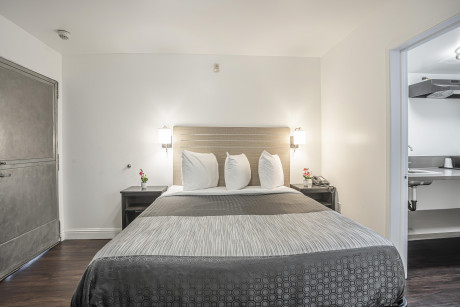 The Greens Hotel on Del Paso Blvd - Guestroom