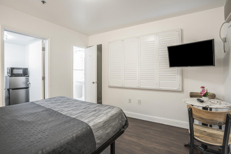The Greens Hotel on Del Paso Blvd - Guestroom
