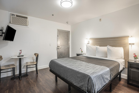 The Greens Hotel on Del Paso Blvd - Guestroom
