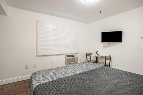 The Greens Hotel on Del Paso Blvd - Guestroom