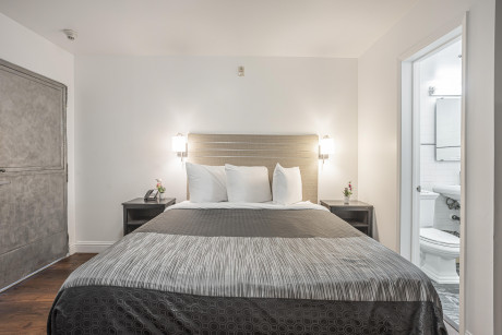 The Greens Hotel on Del Paso Blvd - Guestroom