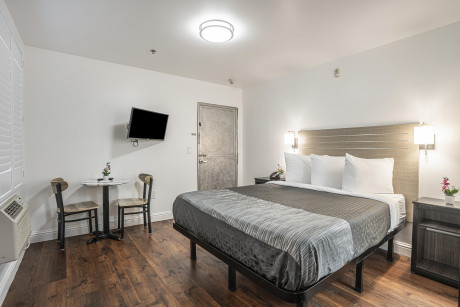 The Greens Hotel on Del Paso Blvd - Guestroom