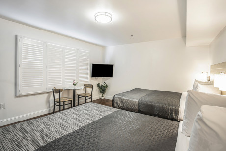 The Greens Hotel on Del Paso Blvd - Guestroom