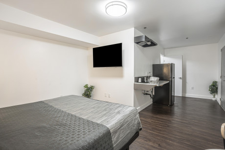 The Greens Hotel on Del Paso Blvd - Guestroom