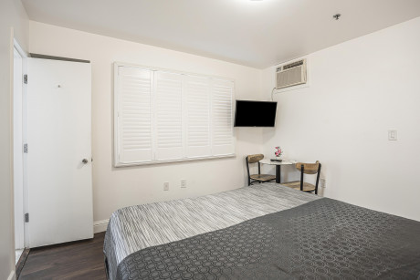 The Greens Hotel on Del Paso Blvd - Guestroom
