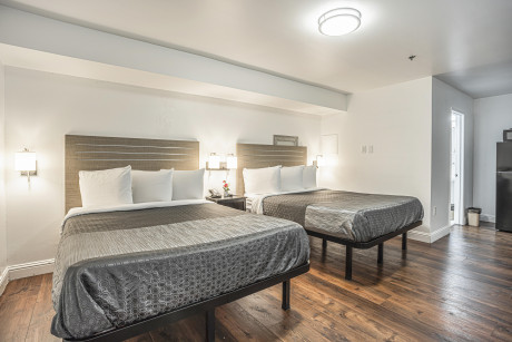 The Greens Hotel on Del Paso Blvd - Guestroom