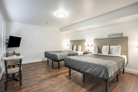 The Greens Hotel on Del Paso Blvd - Guestroom